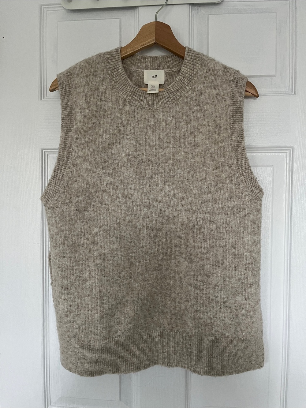 H&M Sleeveless Crewneck Vest in Light Taupe